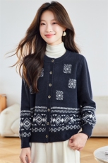 2025早秋新款费尔岛风提花针织开衫圆领保暖毛衣小外套女，女装短外套，时尚风爆