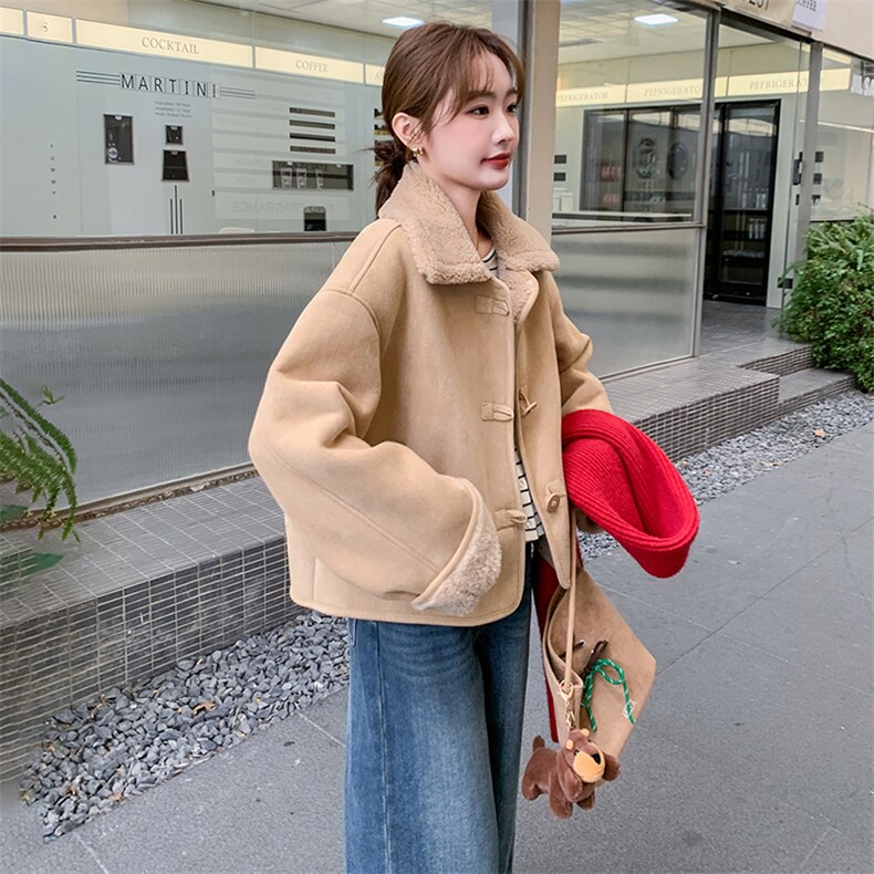 2024年冬季新款宽松气质休闲短款仿羊羔毛皮毛一体外套,女装羊羔毛/颗粒绒,冬木谷雨