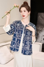 新中式国风亮片刺绣休闲牛仔短外套女2025春季新款小个子减龄上衣，女装短外套，天丝秀