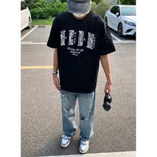 黑色
