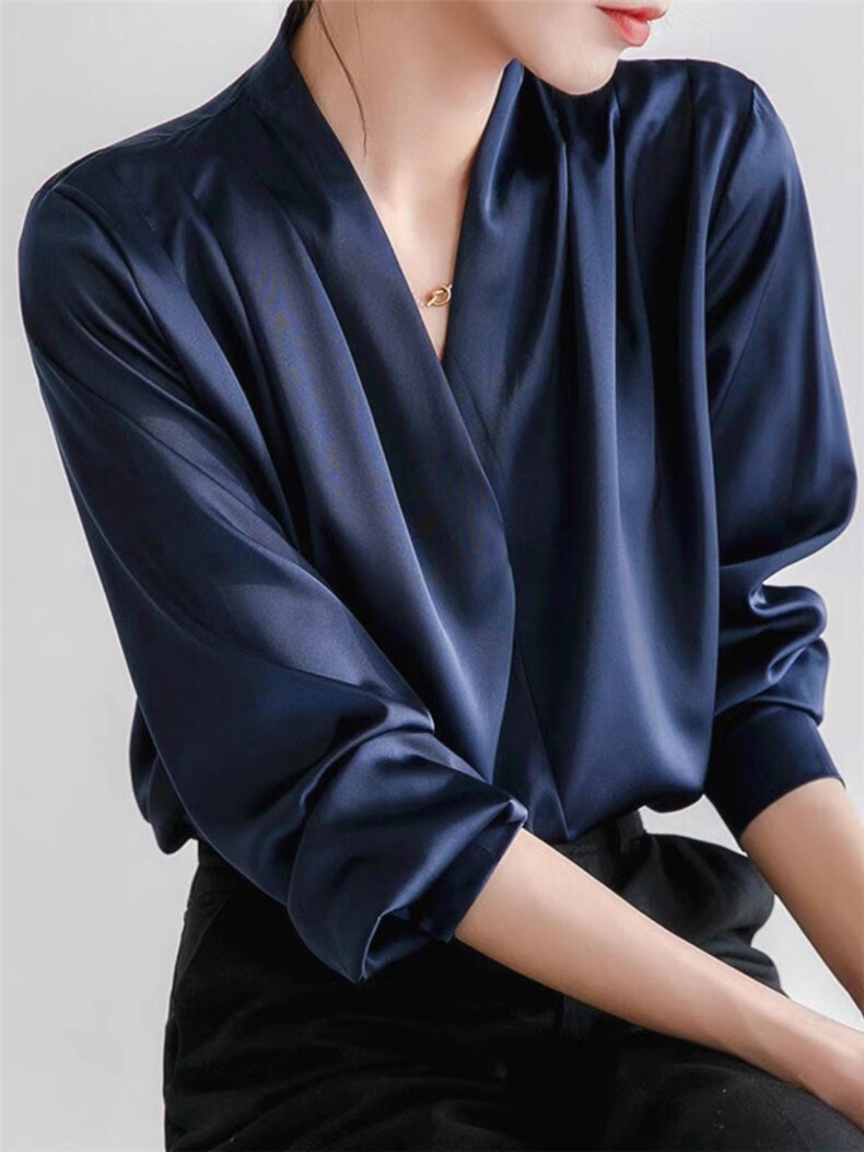 2025新衬衣法式v领缎面衬衣，女装衬衫，织己羊绒