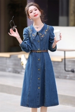 现货2024春装新品牛仔连衣裙中长款修身显瘦送腰带，女装连衣裙，钱塘布衣