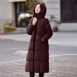 现货2025冬季新款肌理感白鸭绒羽绒服女设计感时尚连帽加厚外套图片