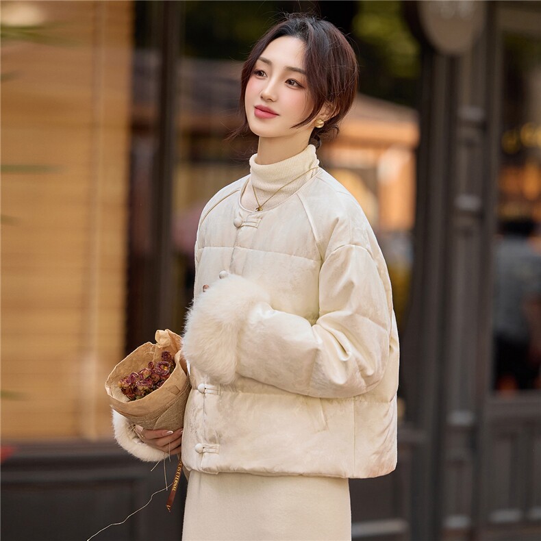2025冬装新款复古盘扣门襟时尚羽绒服外套,女装羽绒服,曼琳思菲