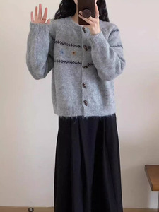韩系软糯圆领长袖针织开衫女2025年秋季设计感提花高级打底衫外套图片