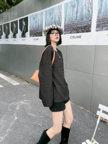 早秋新款，泡泡卫衣，女装卫衣/绒衫，依纤