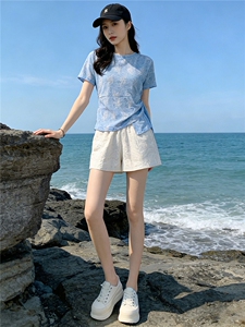 女夏新款时尚减龄套装圆领侧绑带晕染设计短袖上衣蕾丝短裤两件套图片