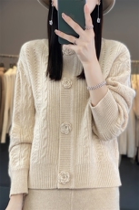 25秋冬圆领100%纯羊毛开衫女花朵提花毛衣宽松休闲羊绒衫针织外套，女装羊毛衫，鹿一羊绒