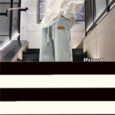 蓝色