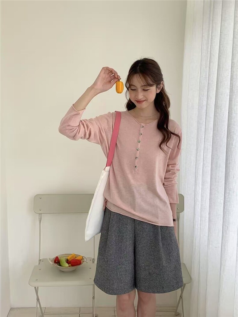 百搭简约时尚2025彩色扣子上衣圆领，女装针织衫/毛衣，羿纯羊绒高端店