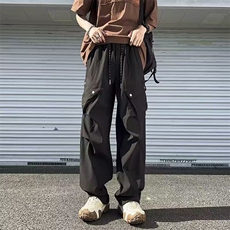 黑色