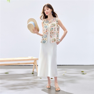 夏季新款现货!2026新中式小清新刺绣马甲+珍珠吊带连衣裙套装女图片