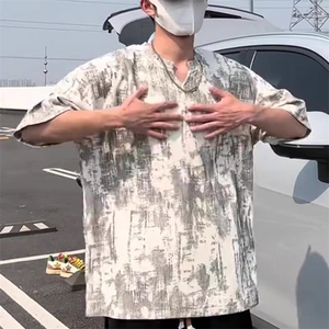 2025新款夏季美式不规则扎染v领上衣潮牌轻奢时尚百搭短袖t恤男士图片