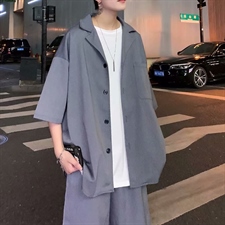 黑色
