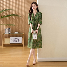 2025年夏季新款气质穿搭高级感仿真丝连衣裙现货，女装连衣裙，多彩