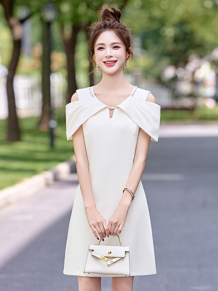 小香风气质露肩连衣裙女2025夏新款名媛千金收腰显瘦洋气减龄裙子,女装连衣裙,朵莱米
