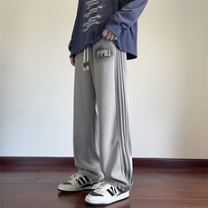 灰色