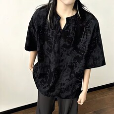 黑色