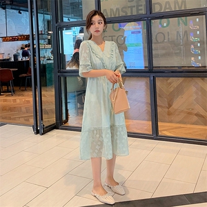 春夏超显瘦连衣裙桑蚕丝时尚通勤刺绣短袖连衣裙9911图片