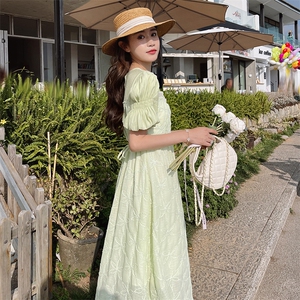现货。2023年清新优雅浪漫修身显瘦束腰提花连衣裙图片