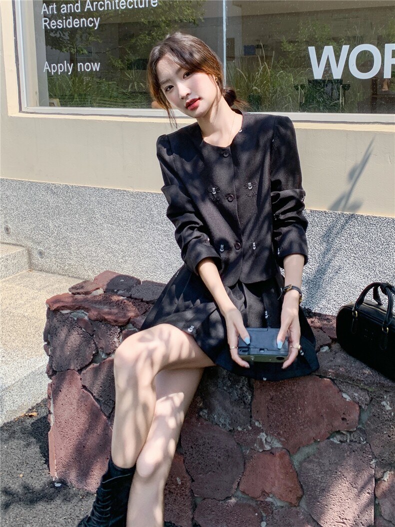 主推现货-2025年秋季新款气质小香风套装百褶裙两件套女,女装套装/套裙,霓裳依族