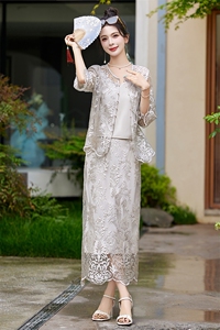 高级感蕾丝套装裙女2024夏季新款气质小香风刺绣上衣半身裙三件套图片