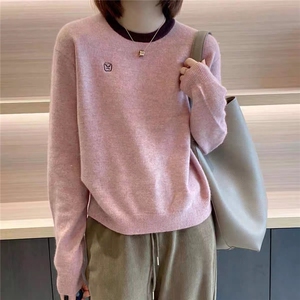 时尚百搭拼色刺绣圆领针织衫女春秋宽松毛衣撞色羊毛打底衫图片