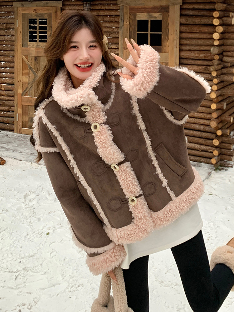 棕色麂皮绒拼接皮毛一体羊羔毛外套女秋冬2025新款设计爆款厚棉服,女装羊羔毛/颗粒绒,浪娴服饰