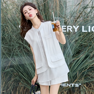 职业御姐套装女2025夏季新款欧韩货醋酸马甲网红短裤高级感两件套图片