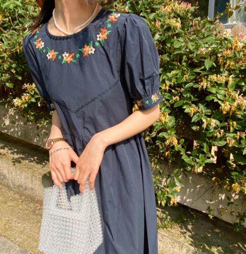 现货刺绣连衣裙，女装连衣裙，NIY