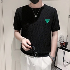 黑色