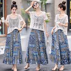 现货2025年夏季新款洋气镂空针织印花V领宽松半身裙两件套，女装套装/套裙，盈茜