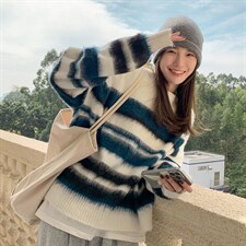 蓝绿色