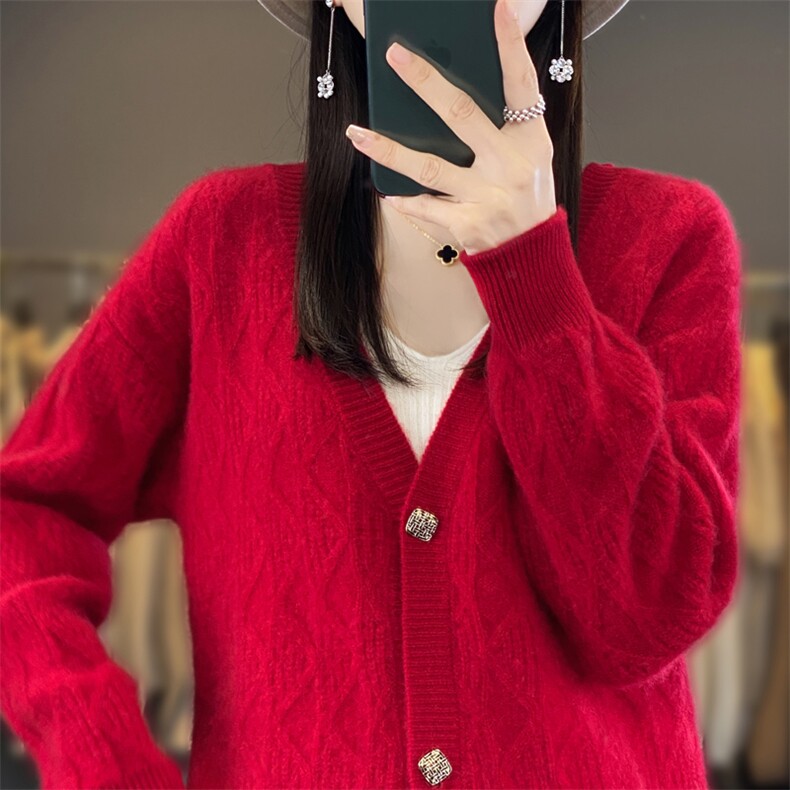 秋冬新款V领100%羊毛开衫女纯色绞花长袖毛衣宽松羊绒衫针织外套图片