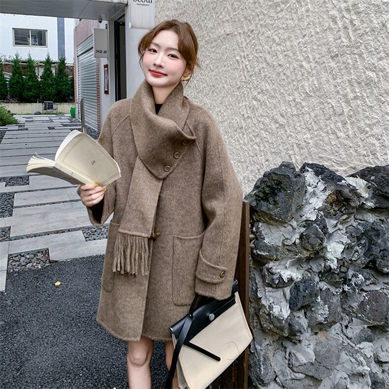 美拉德复古围巾领毛呢大衣女2025冬季新款小个子宽松通勤气质外套图片