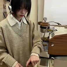 卡其色
