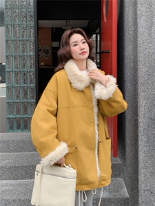 姜黄色羊羔毛拼接派克服女2025冬季新款韩系皮毛一体加绒加厚棉服图片