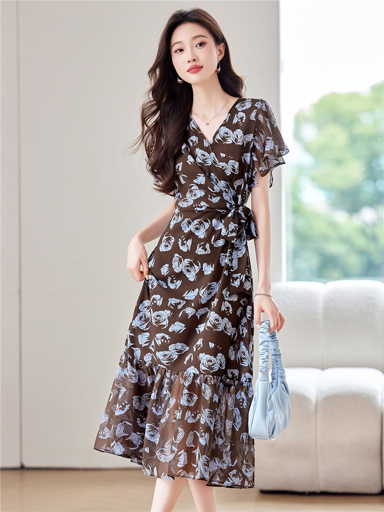 法式绝美玫瑰印花连衣裙女2025夏新款荷叶边收腰显瘦气质V领裙子,女装连衣裙,布芭啦