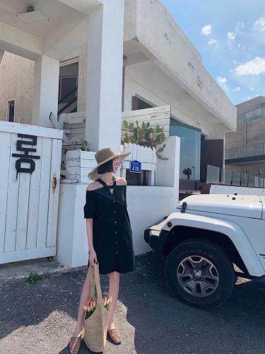 韩版漏肩连衣裙，女装连衣裙，玩美