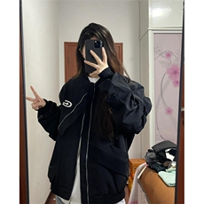 黑色