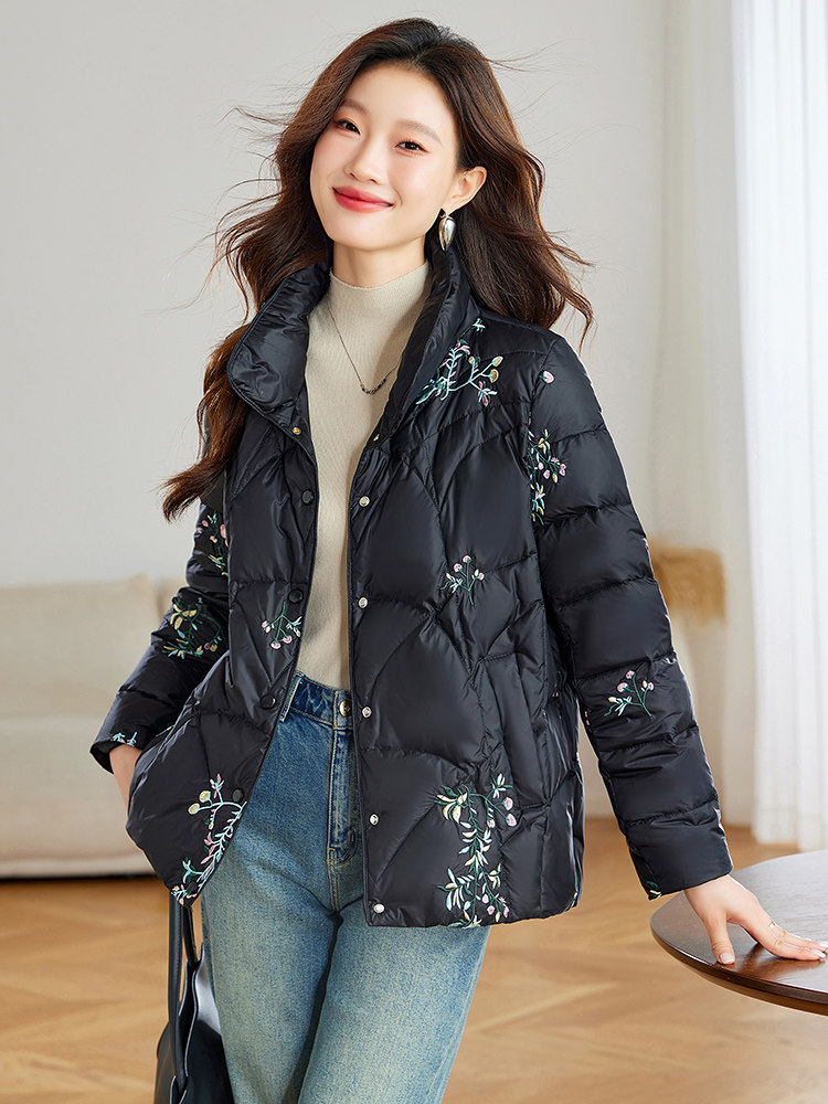 新中式风绣花羽绒服女2024新款冬季红色轻薄中年妈妈白鸭绒外套,女装羽绒服,浙宝281