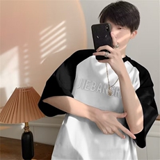 黑色