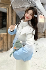 好看连帽渐变蓝色白鸭绒羽绒服女冬2025新款小个子短款学院风减龄，女装羽绒服，2C218