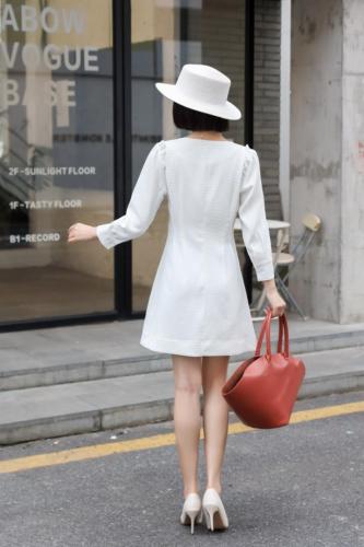 韩版潮流休闲时尚连衣裙：厂家直销批发，黑白两个色m一XL,女装连衣裙,圣姿源