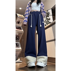 深蓝色