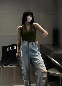 挂脖上衣美背图片