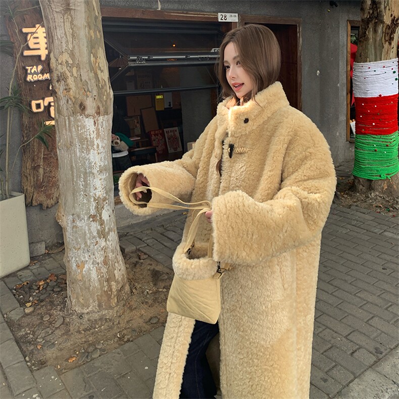 黄色牛角扣连帽皮毛一体羊羔毛厚外套女秋冬加绒保暖派克棉服大衣,女装大码女装,2B082