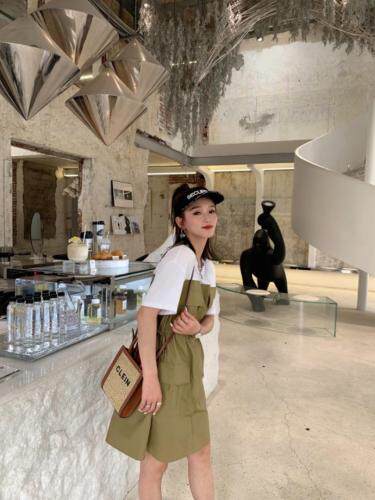 夏季新款韩版拼接连衣裙，女装连衣裙，红头发儿