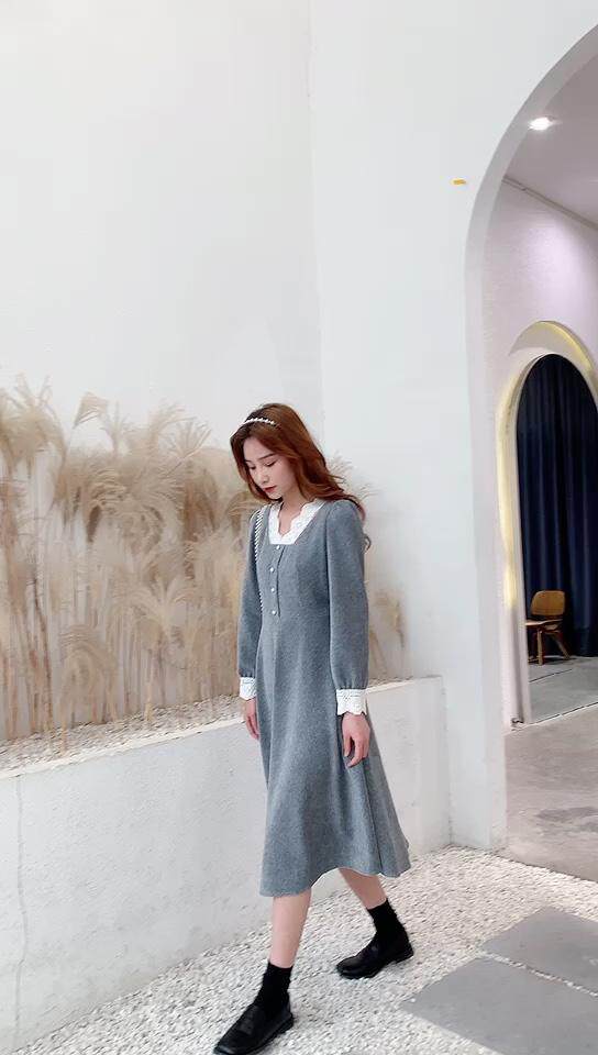 【现货】春季新款灯芯绒方领花边修身连衣裙，女装连衣裙，布萱