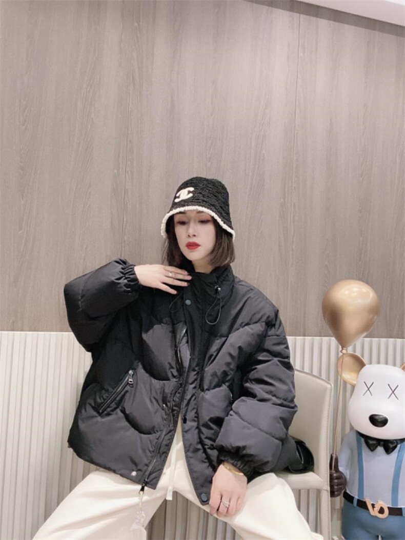 羽绒服外套ＭL，女装羽绒服，可纳奇